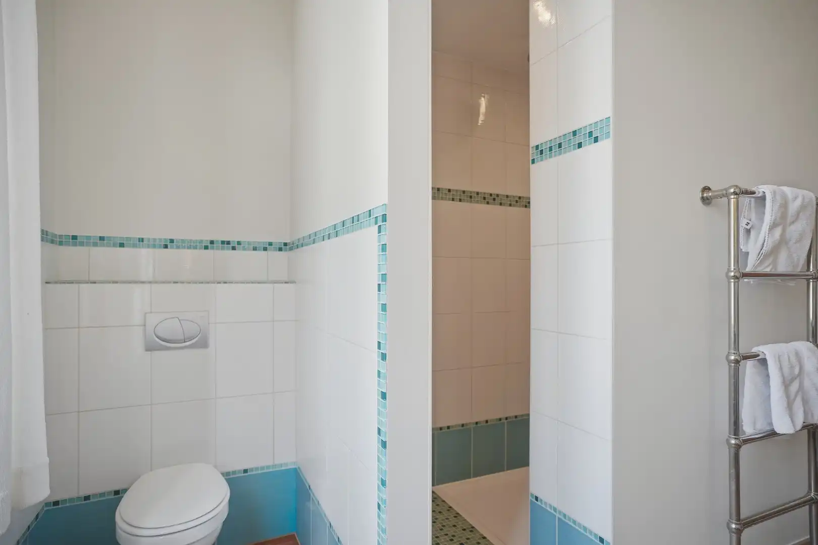 Exclusief gerenoveerd burgerhuis met zonnige stadstuin! foto 15