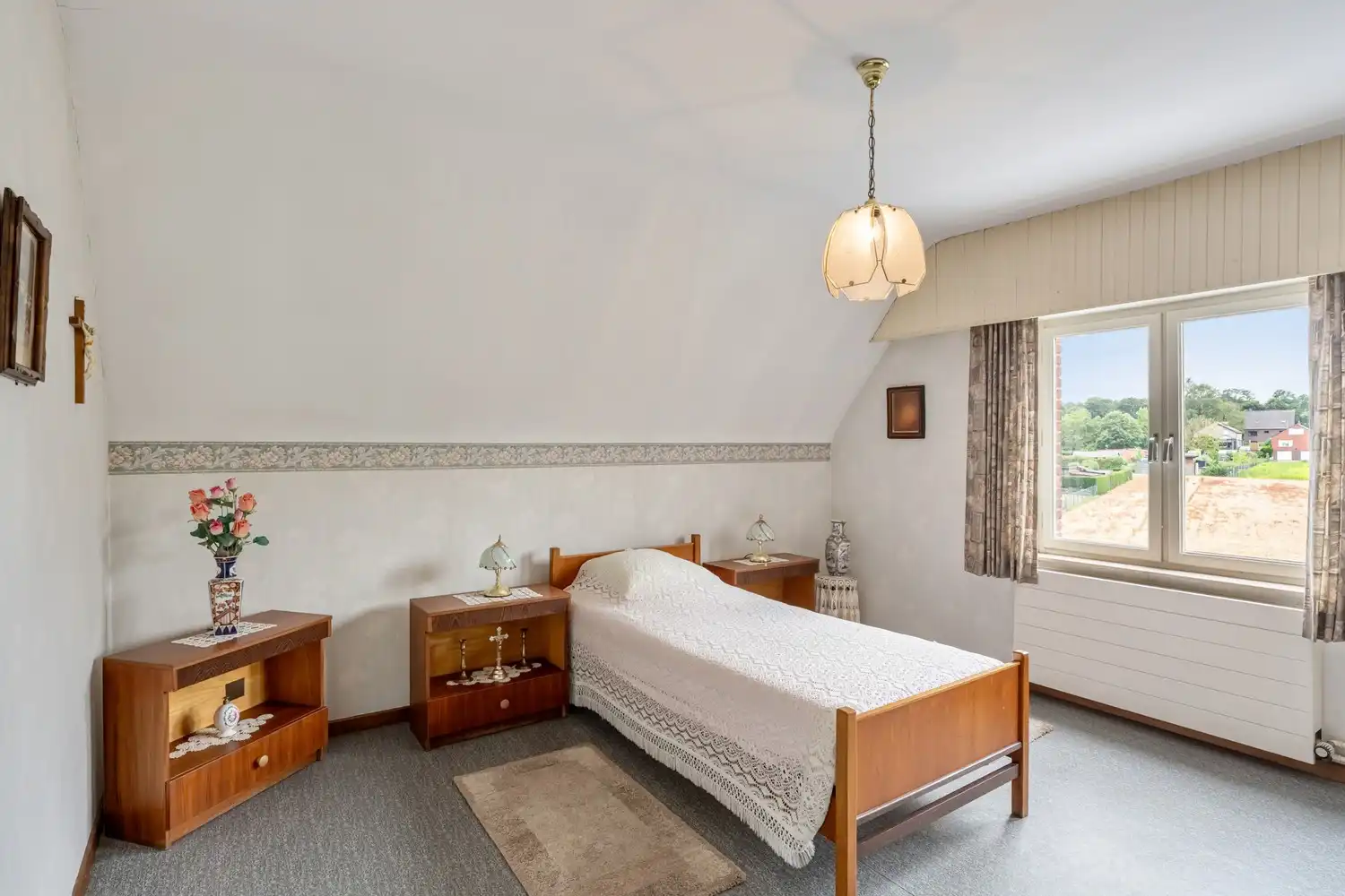 Te renoveren woning met 3 slaapkamers (en afgewerkte zolderkamer) op een perceel van 7 are 5 centiare te Gelrode. foto 14