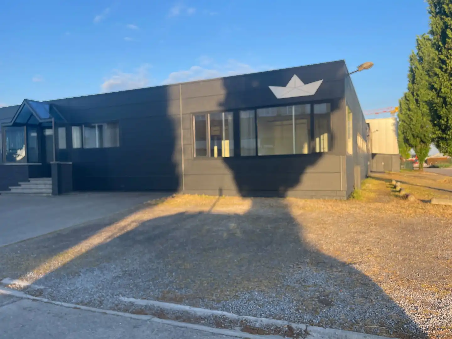 Industriële multifunctionele bedrijfsruimte van 1500m² in Hasselt met 2080 m² perceeloppervlakte en 50.00 parkeerplaatsen foto 5