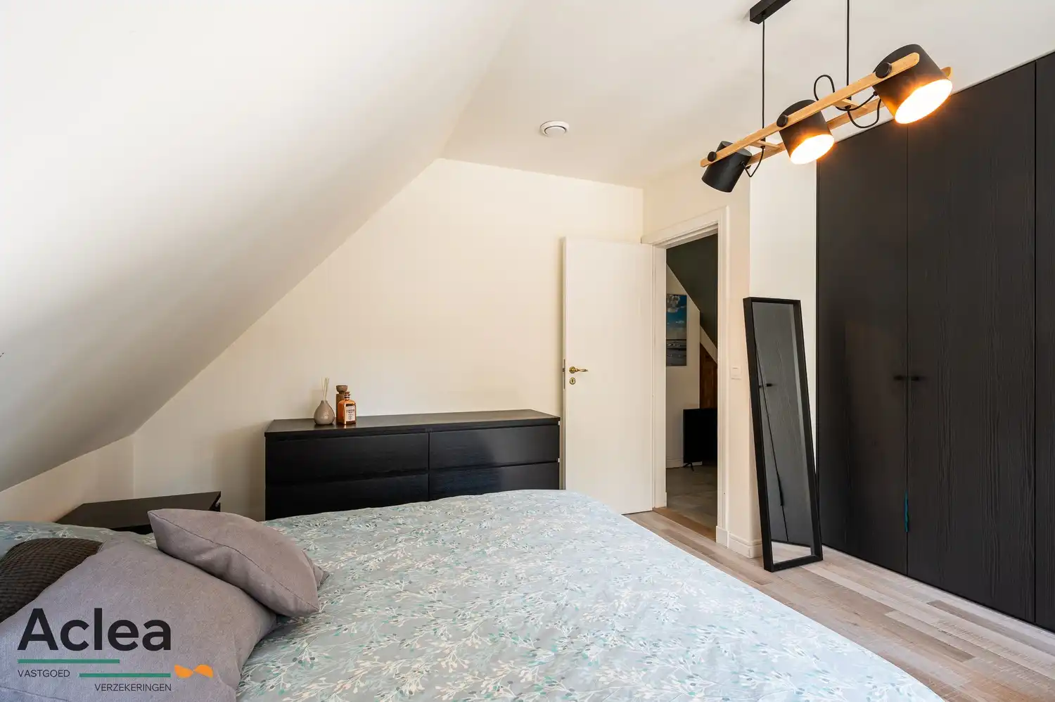 Knappe vrijstaande woning op ruim perceel foto 19