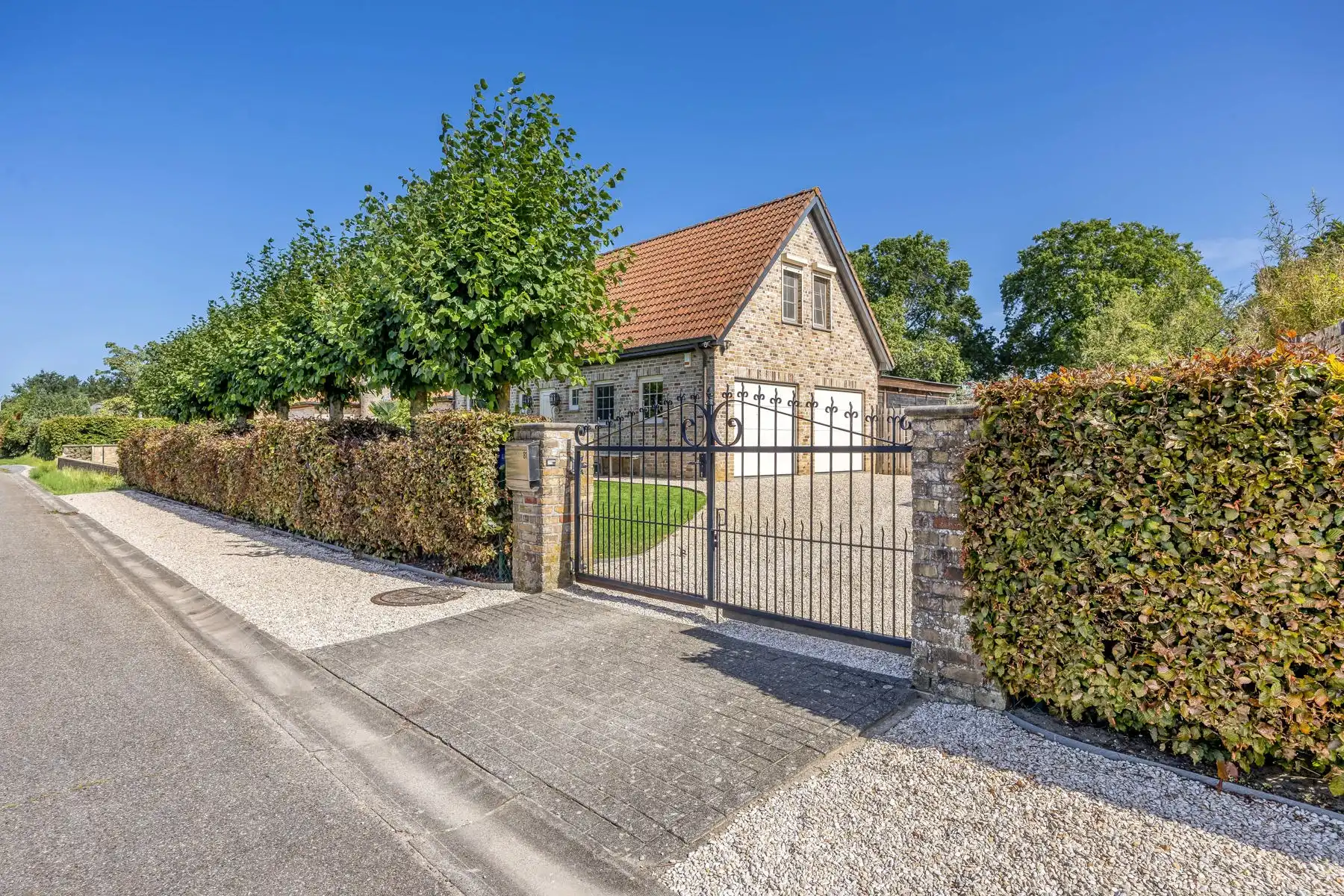 Huis te koop foto {{pictureIndex}}