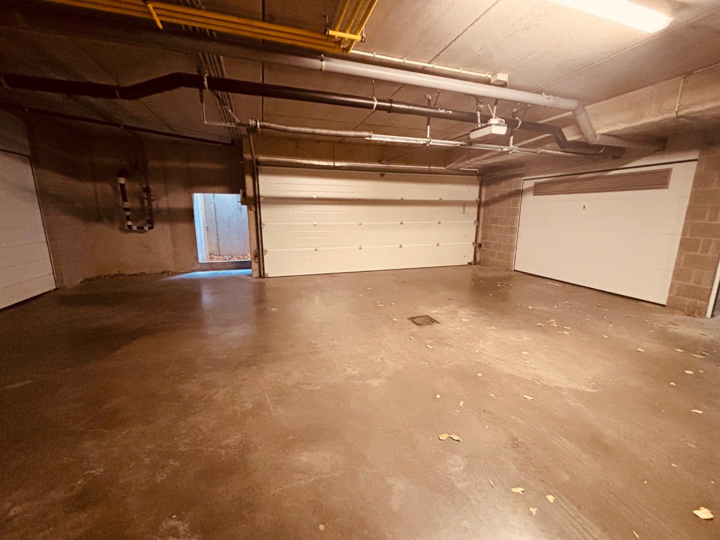 GARAGEBOX met sectionale poort in domein 'Koningshof' foto 7