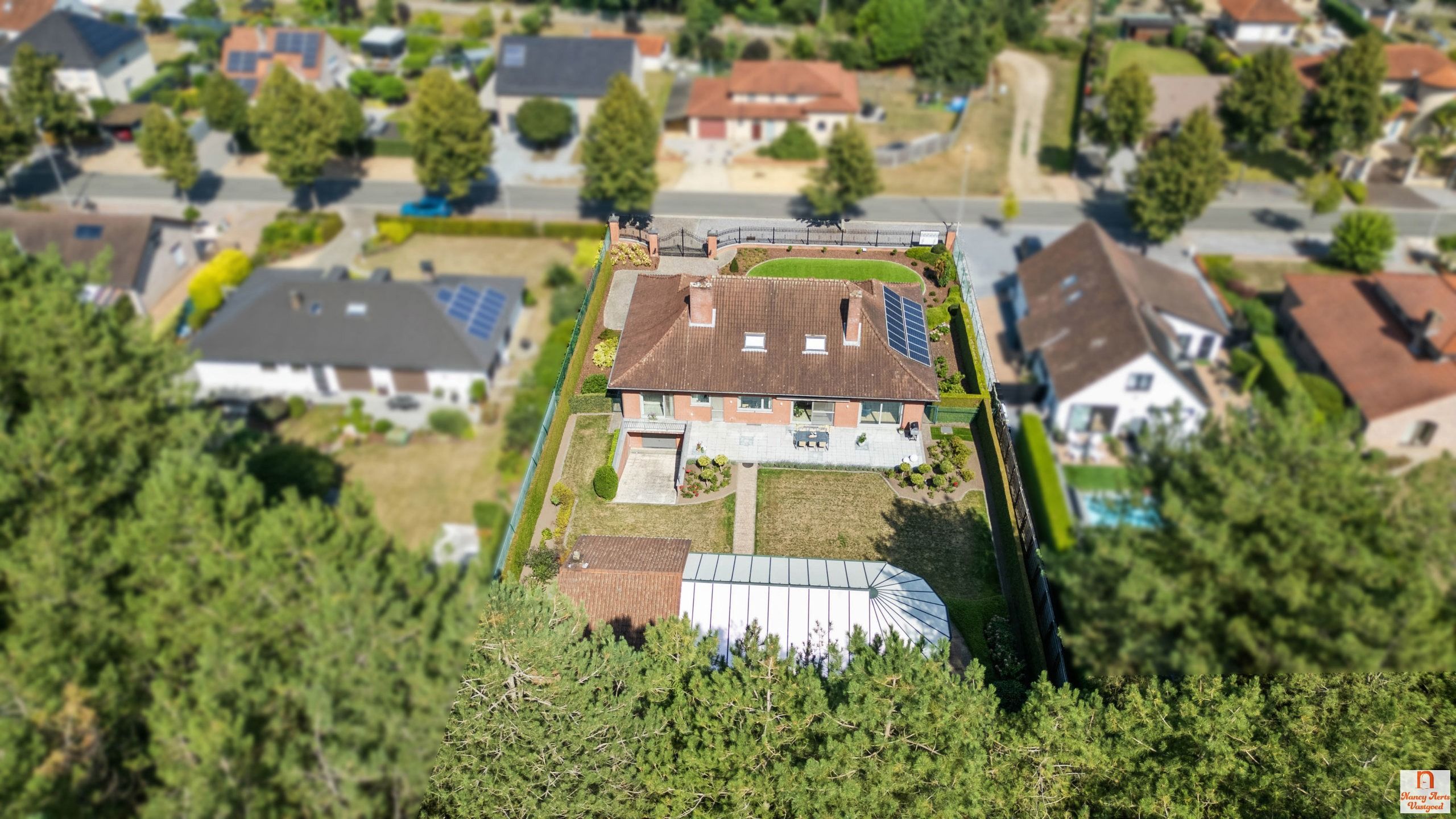 Luxueuze villa met overdekt zwembad, bos en weiland foto 5