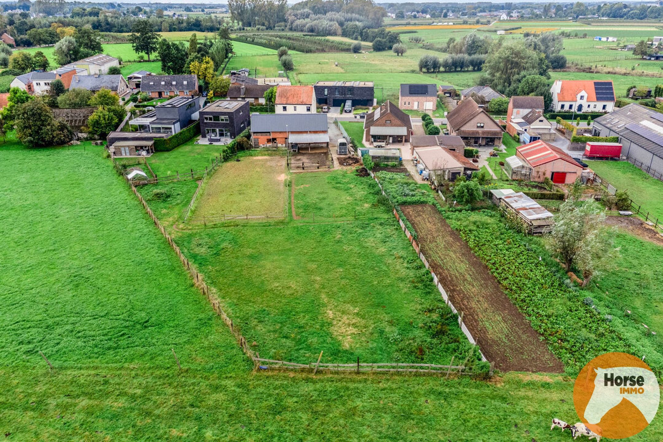 MASSEMEN - Landelijke woning met magazijn/ paardenstal foto 2