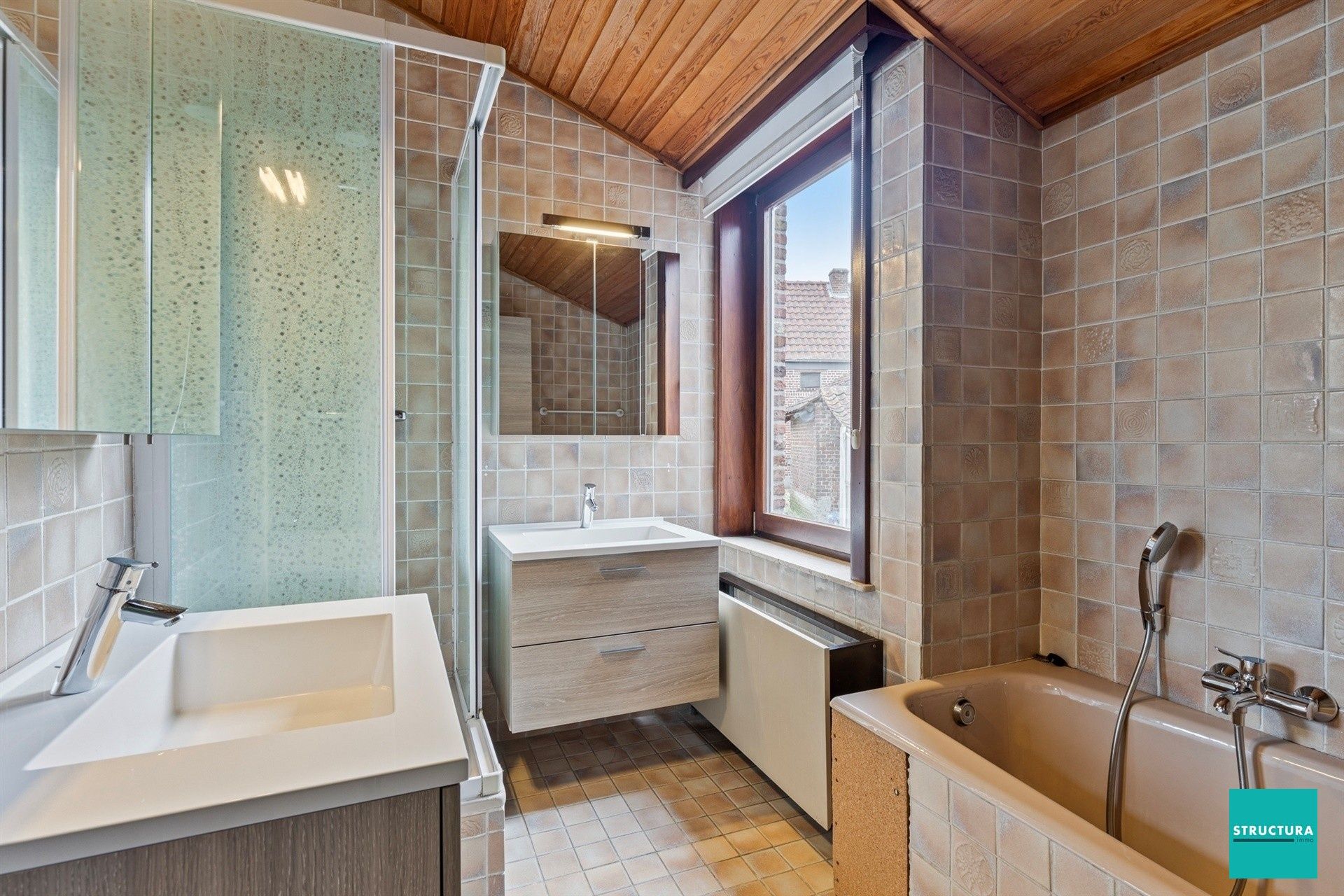 Woning op toplocatie met achterliggend groen foto 17