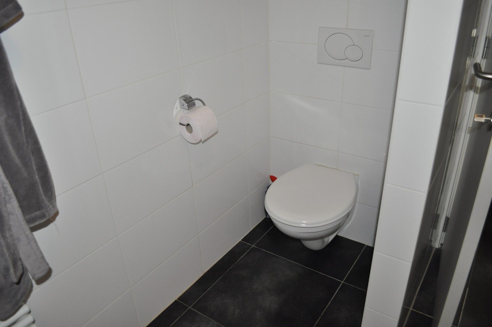 Heel ruim en smaakvol gemeubeld appartement met 3 slaapkamers en tuin foto 8
