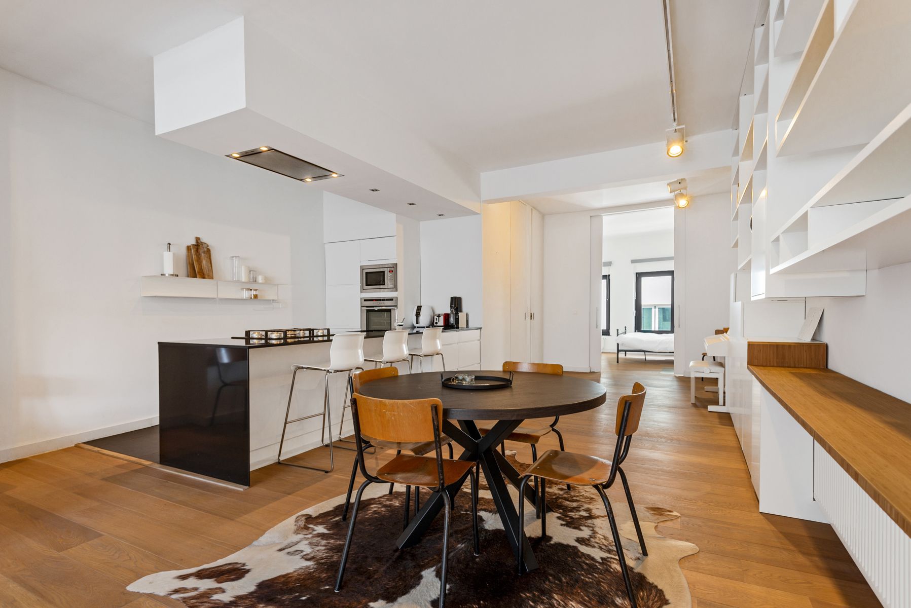 Stijlvol appartement met 30 m² terras en veel berging foto 9