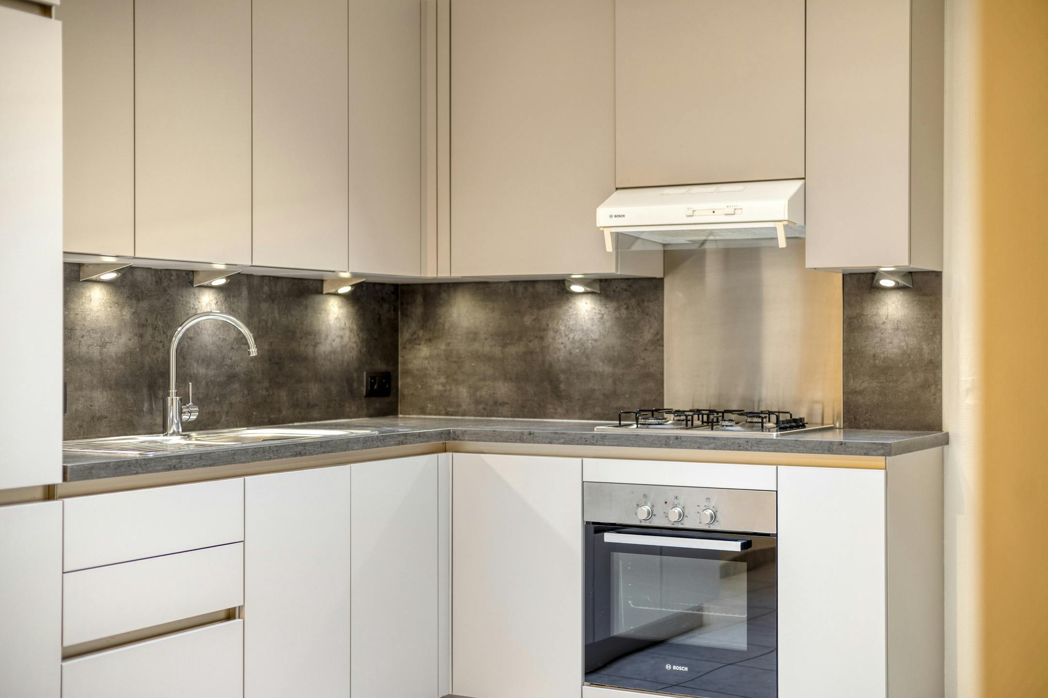 Instapklaar huis te koop in Ieper centrum foto 14