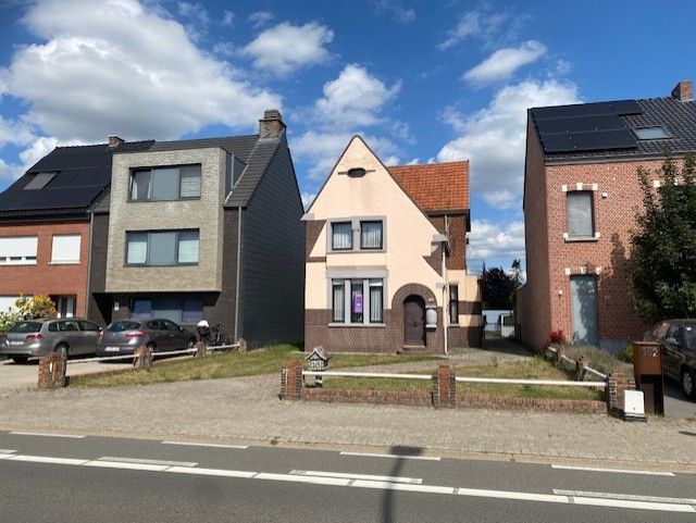 Hoofdfoto van de publicatie: Te renoveren art deco woning met tuin op 900m²