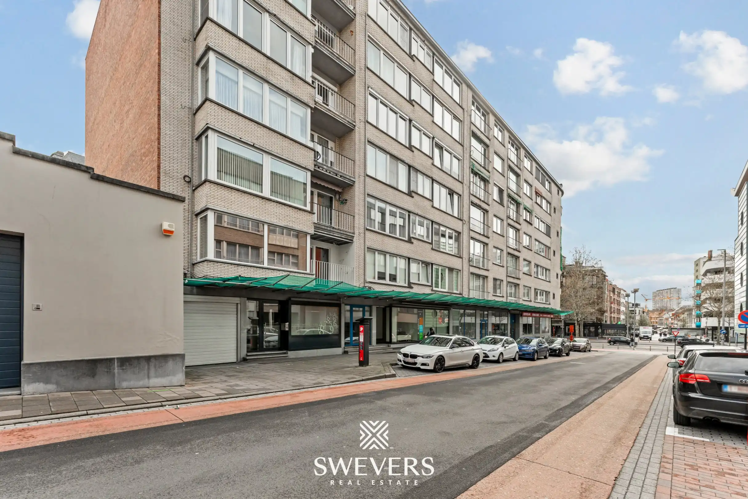 Ruim en lichtrijk 3-slpk appartement met 2 terrasjes in hartje Genk foto 25