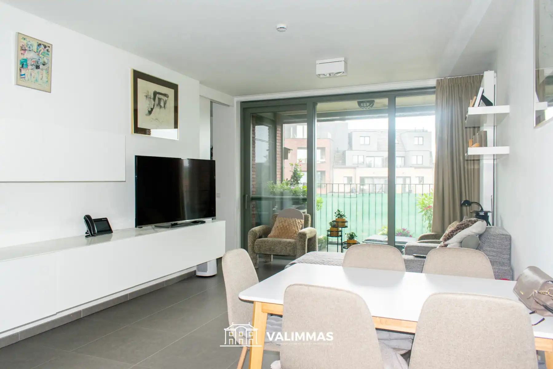 Serviceflat met terras, kelder en mogelijkheid tot garage... foto 4
