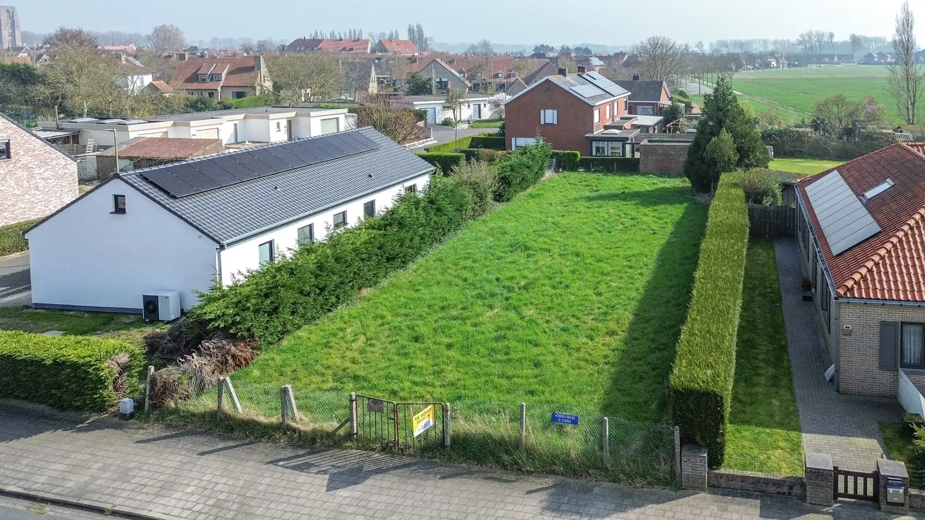 Rustig gelegen bouwgrond in Lissewege – privacy, zon en bereikbaarheid in één foto 2