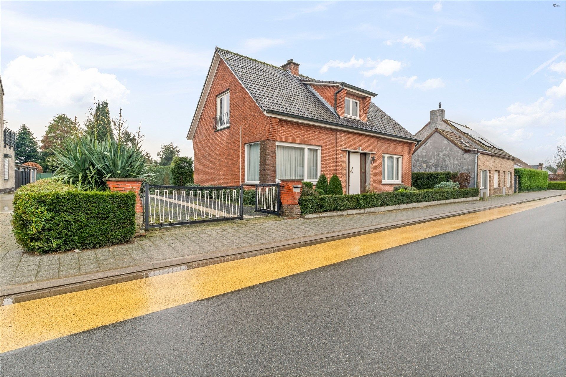 Open bebouwing nabij het centrum, in landelijke straat op 1.494m² grond foto 27