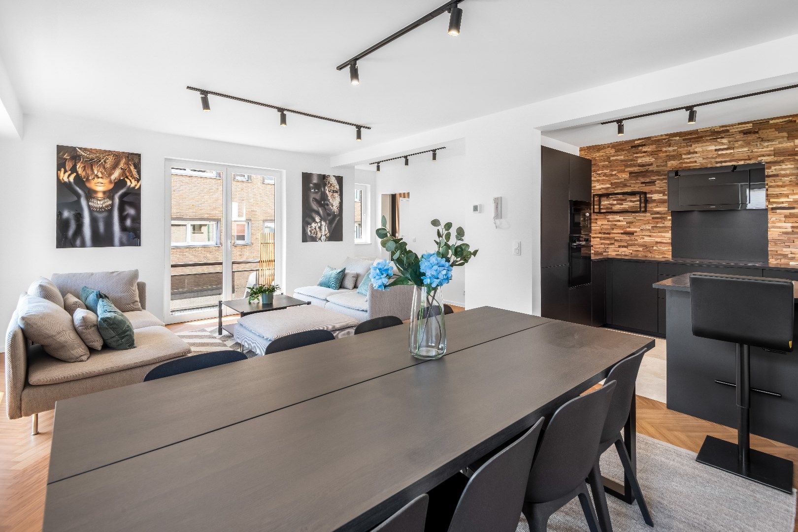 Prachtig gerenoveerd appartement met 3 slpk gelegen op 100 meter van de Zeedijk. Mogelijkheid aankoop parking foto 13