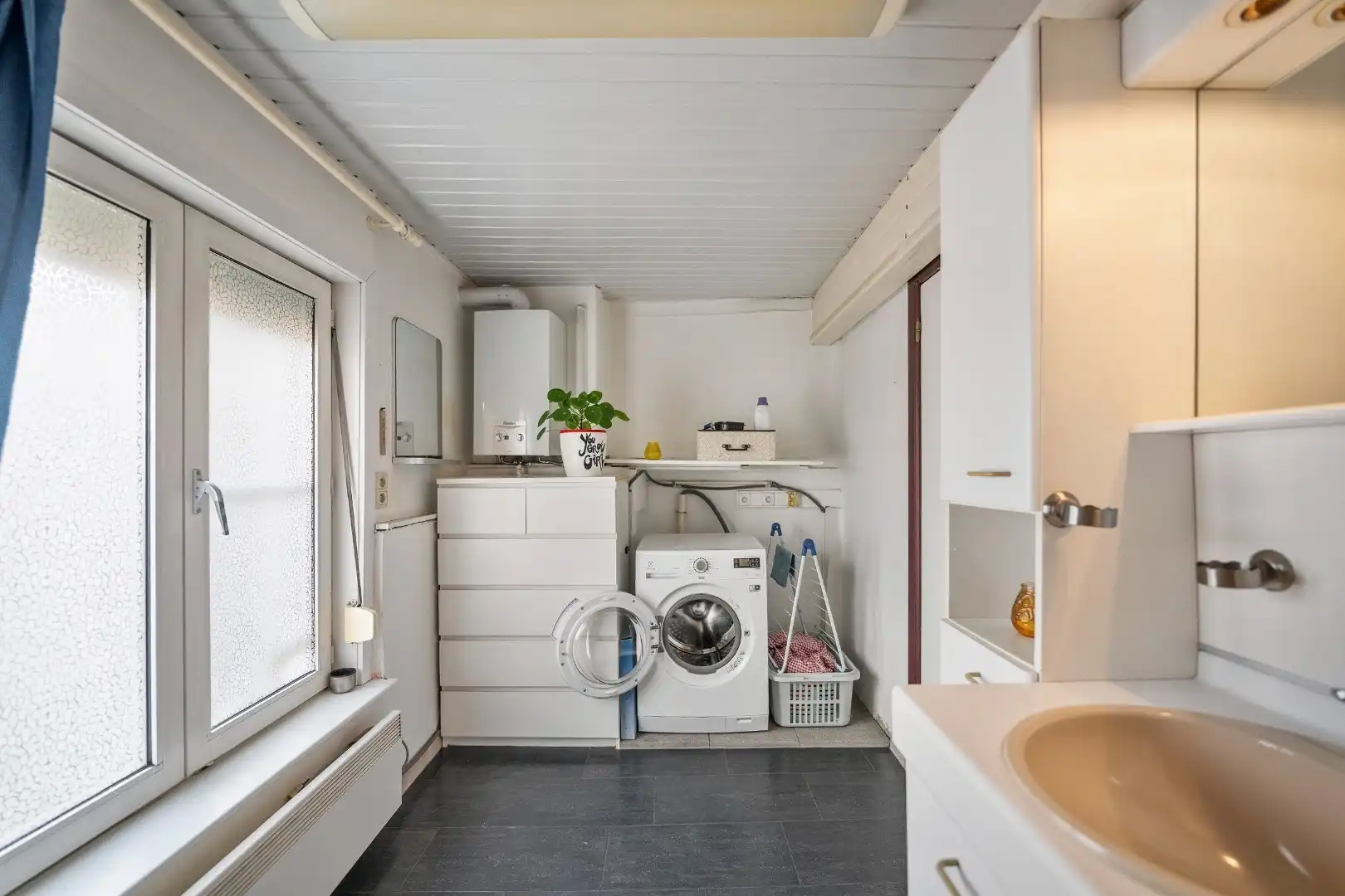 Gezellige woning met 4 slaapkamers en toffe stadstuin in Menen foto 11