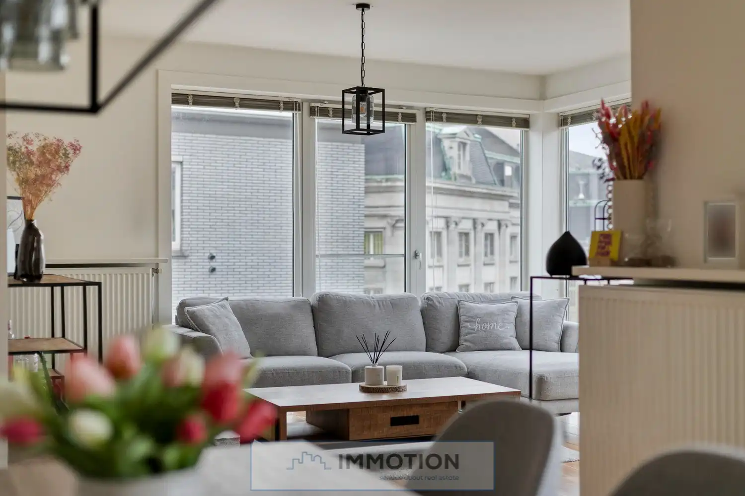 Ruim instapklaar appartement met 2 slaapkamers in centrum Kortrijk vlakbij de Leie - BEZOEK op 14 of 15 februari foto 3