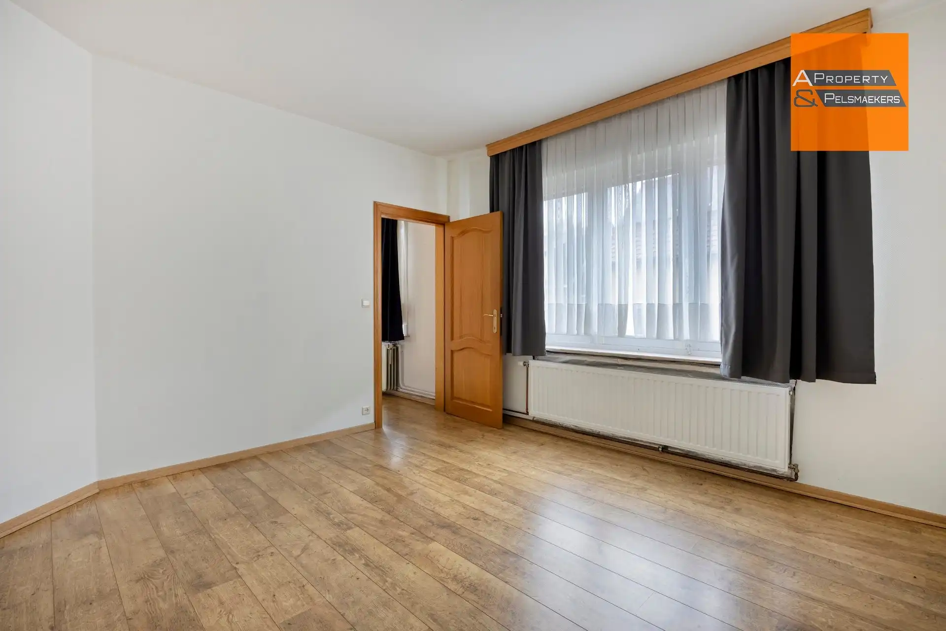 Kleine opbrengsteigendom met 2 appartementen te renoveren foto 12