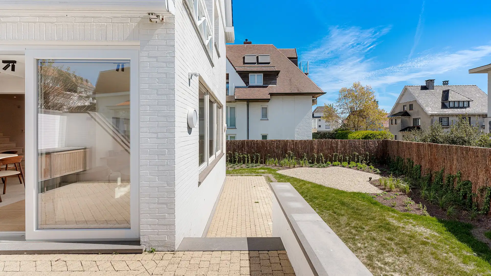 Exclusief gerenoveerde villa op een absolute toplocatie foto 12