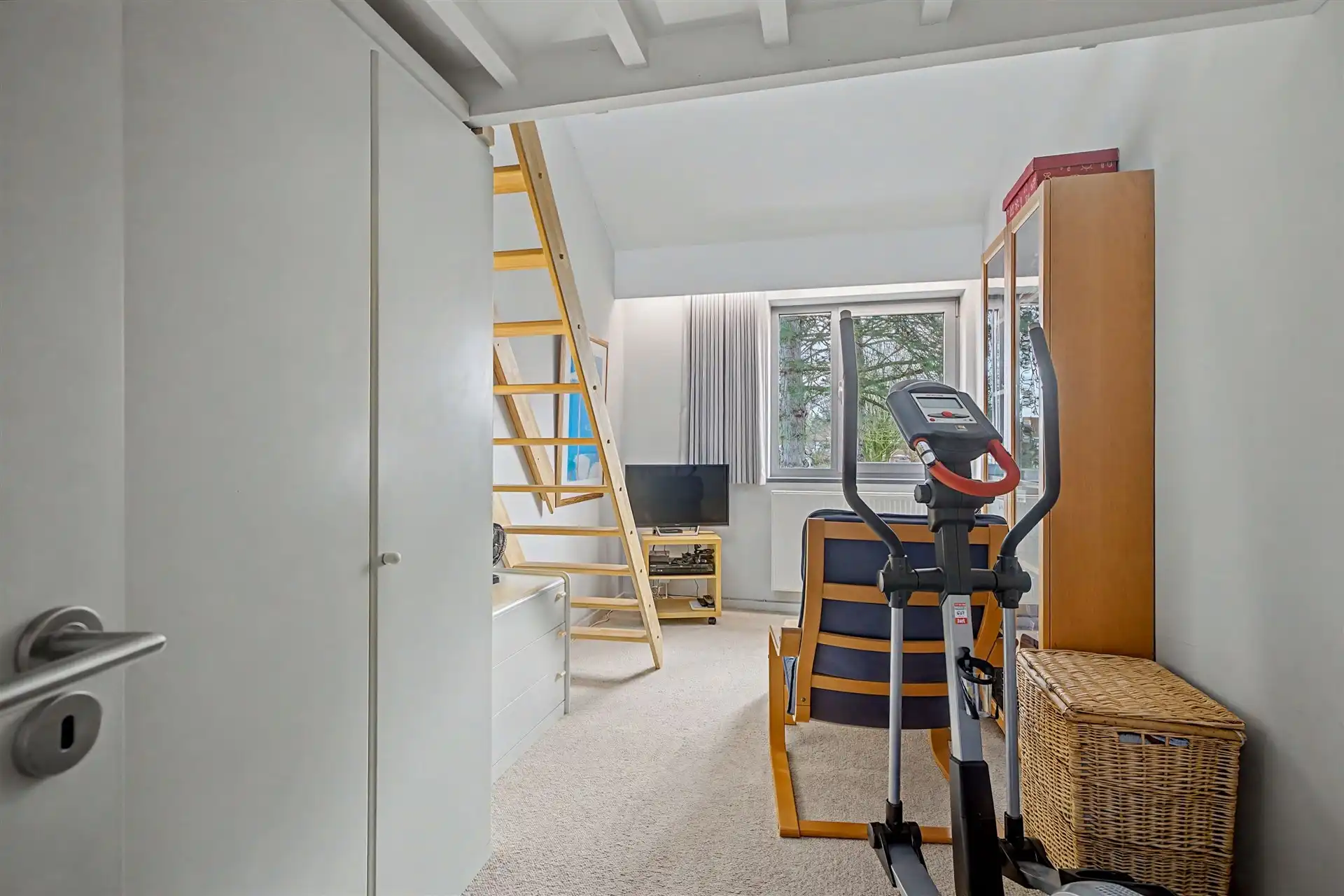 Stijlvolle gezinswoning met 3 slaapkamers en thuiskantoor (926m²) foto 23