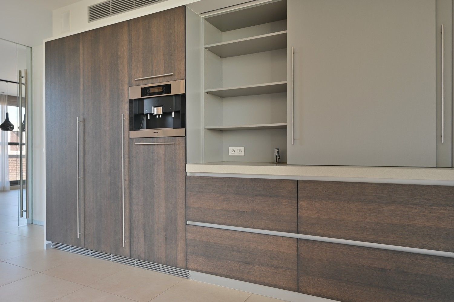 Schitterend penthouse van 185 m² gelegen op de 2de verdieping van een exclusieve residentie "Park Oud Rekem" in hartje Oud-Rekem te Lanaken. foto 12