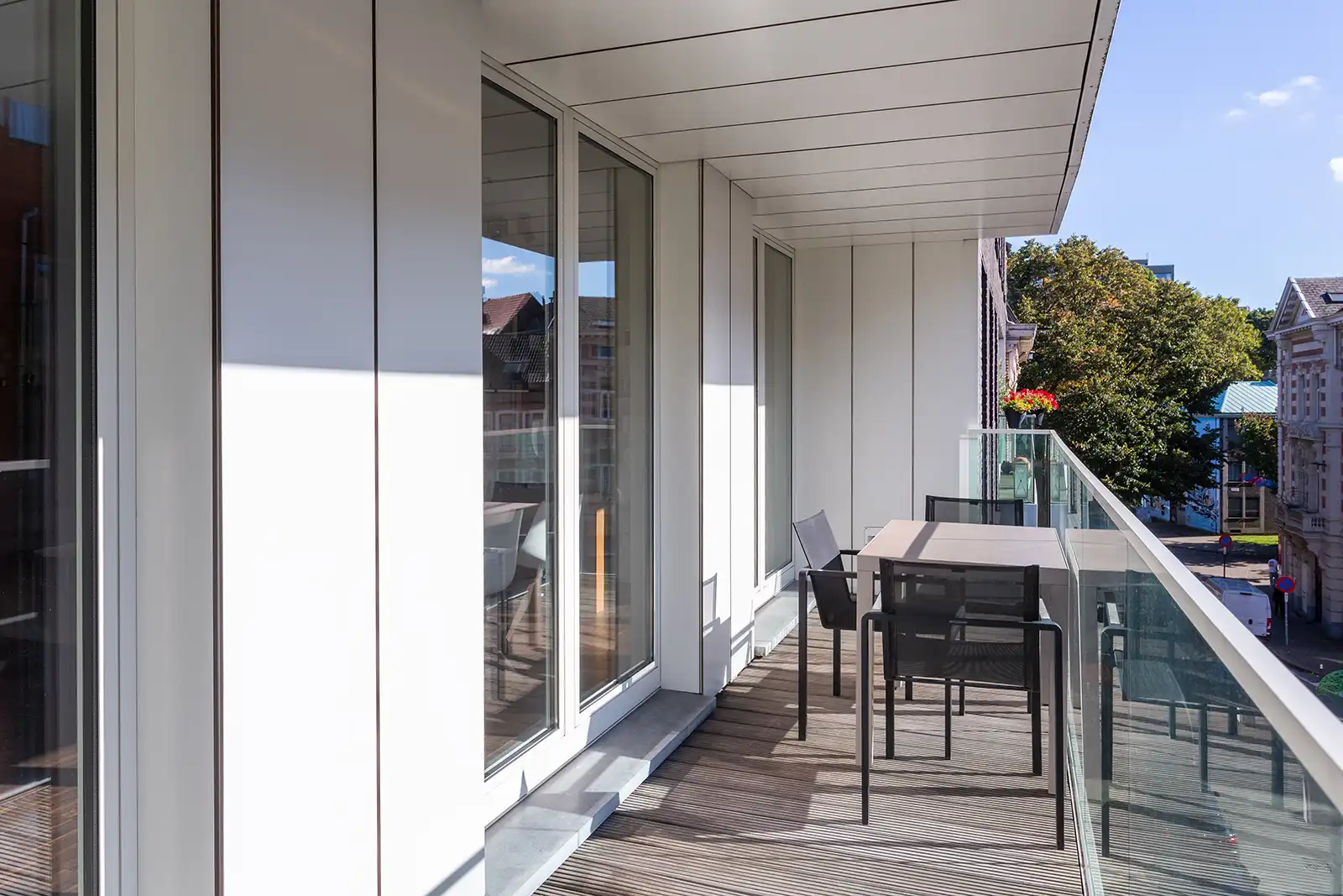 Luxueus en gemeubeld appartement met twee terrassen en parking op het Zuid foto 10