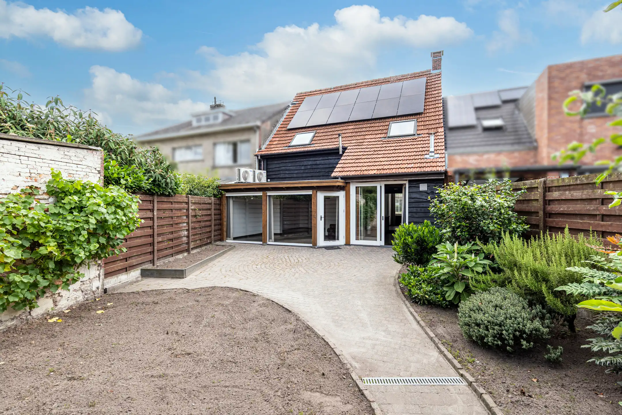 Ruime karakterwoning met 4 slpk, 2 badk en EPC label A foto 2