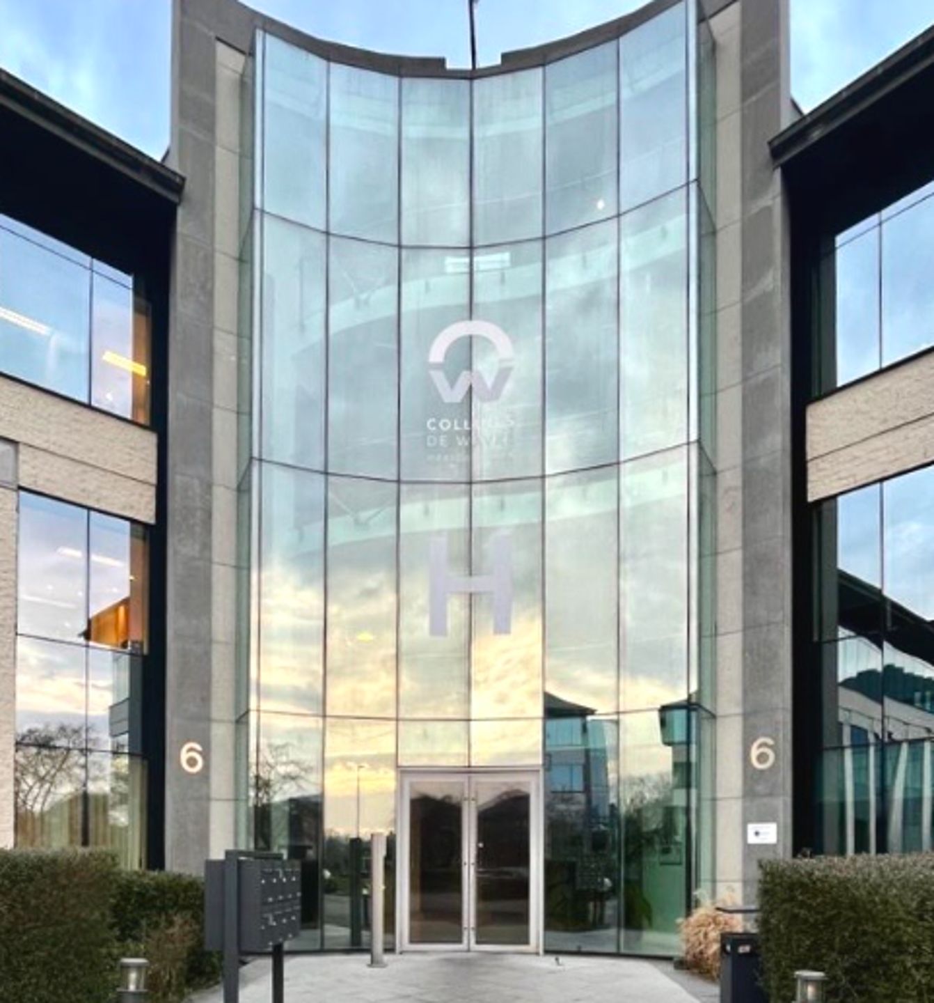 Kantoor te huur foto {{pictureIndex}}