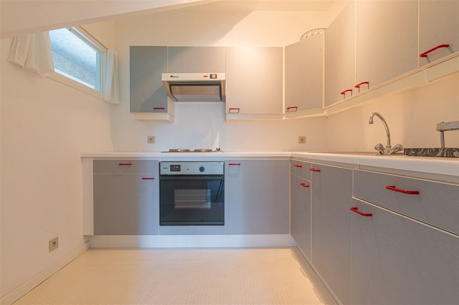Landhuis met tuin en weide op +/-  78are foto 32