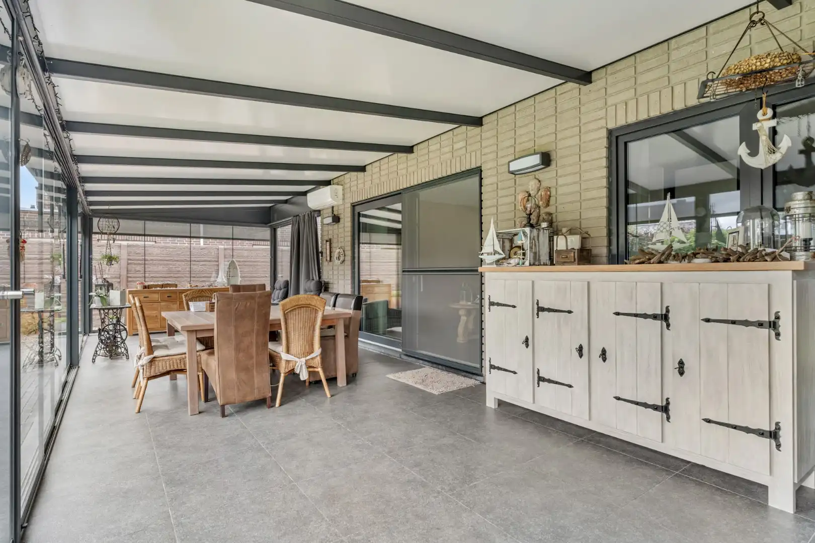Zeer goed onderhouden en praktisch ingedeelde gezinswoning met 4 slaapkamers en prachtige tuin. foto 17