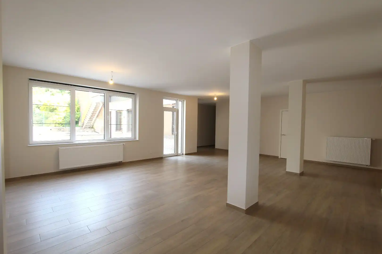 LUXE APPARTEMENT MET GROOT TERRAS - GELIJKVLOERS foto 2