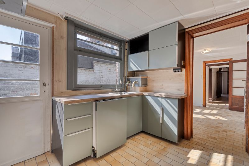 Charmante woning met opvallende gevel ligt op je te wachten. foto 7