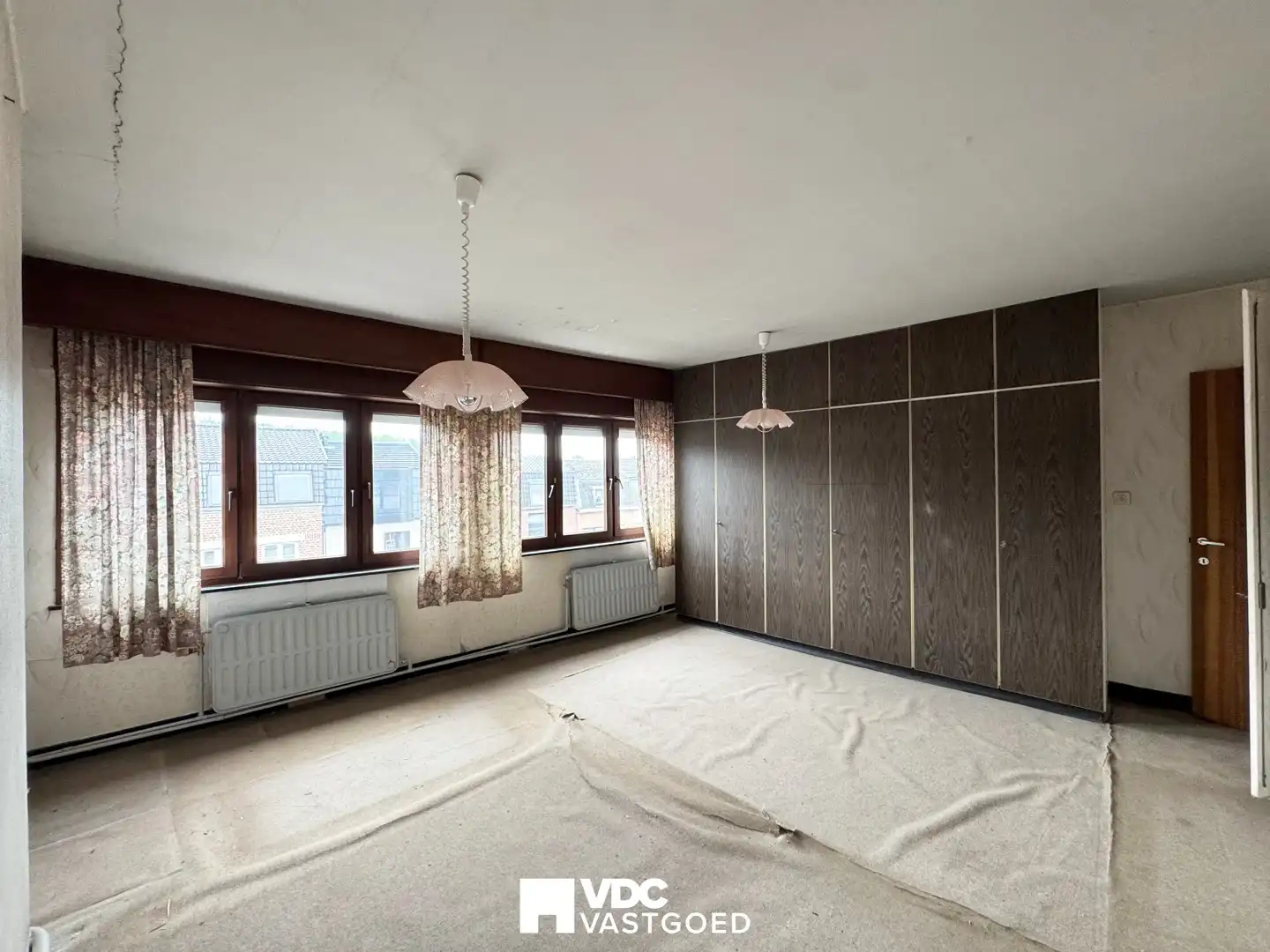 Te renoveren woning met werkplaats, garage en veel potentieel foto 17