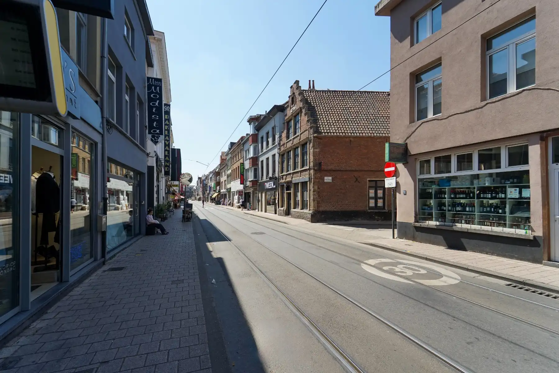 Recent volledig gerenoveerd handelspand (+-280m²) in Sleepstraat TE HUUR met een moderne uitstraling. foto 20