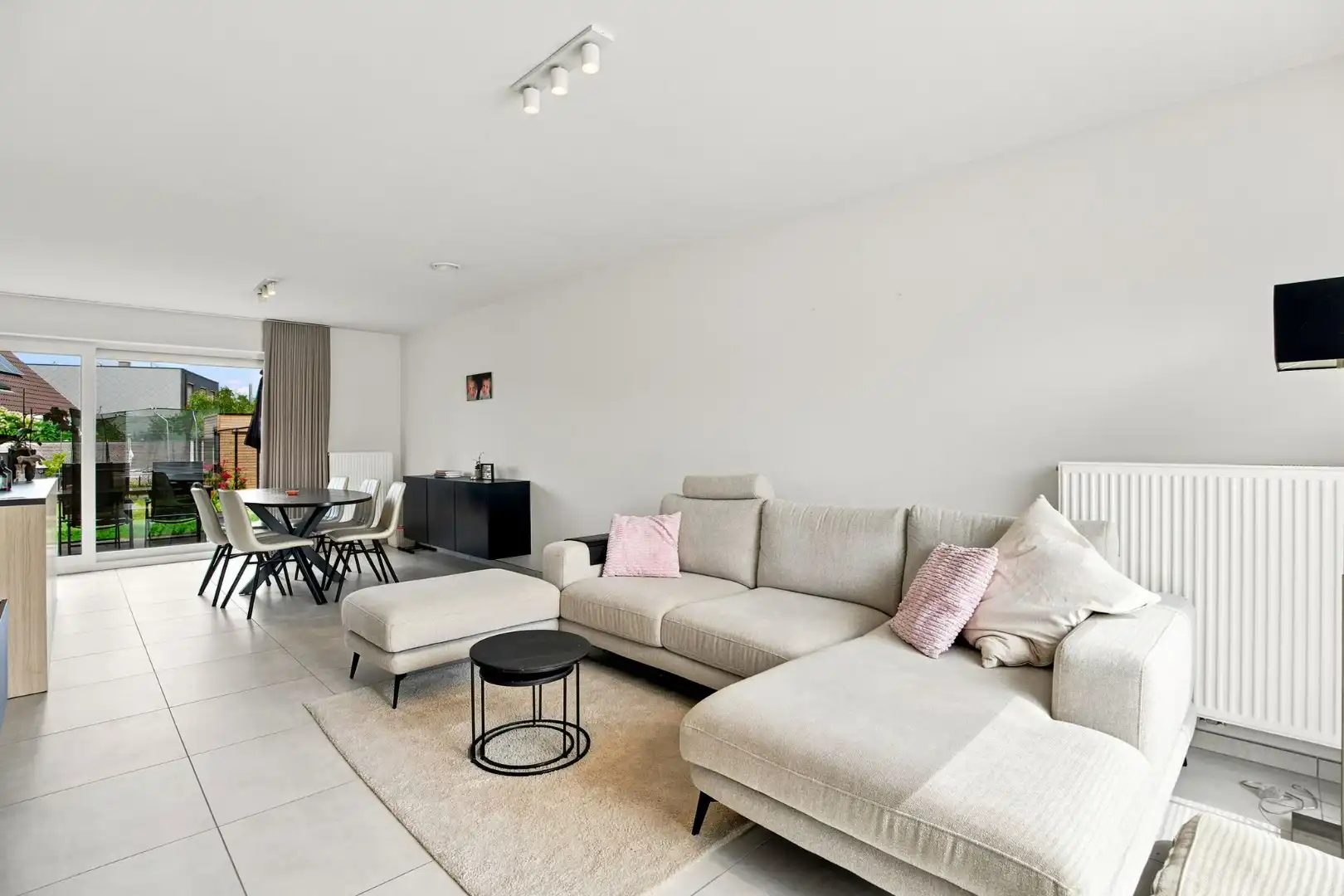 Perfect instapklare woning met 3 slks en tuin in een gegeerde autoluwe buurt te Heule foto 4