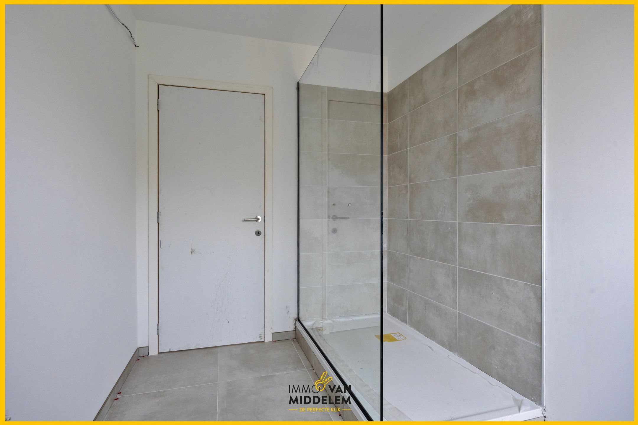 INSTAPKLARE NIEUWBOUWWONING MET 4 KAMERS, GARAGE EN TUIN foto 9