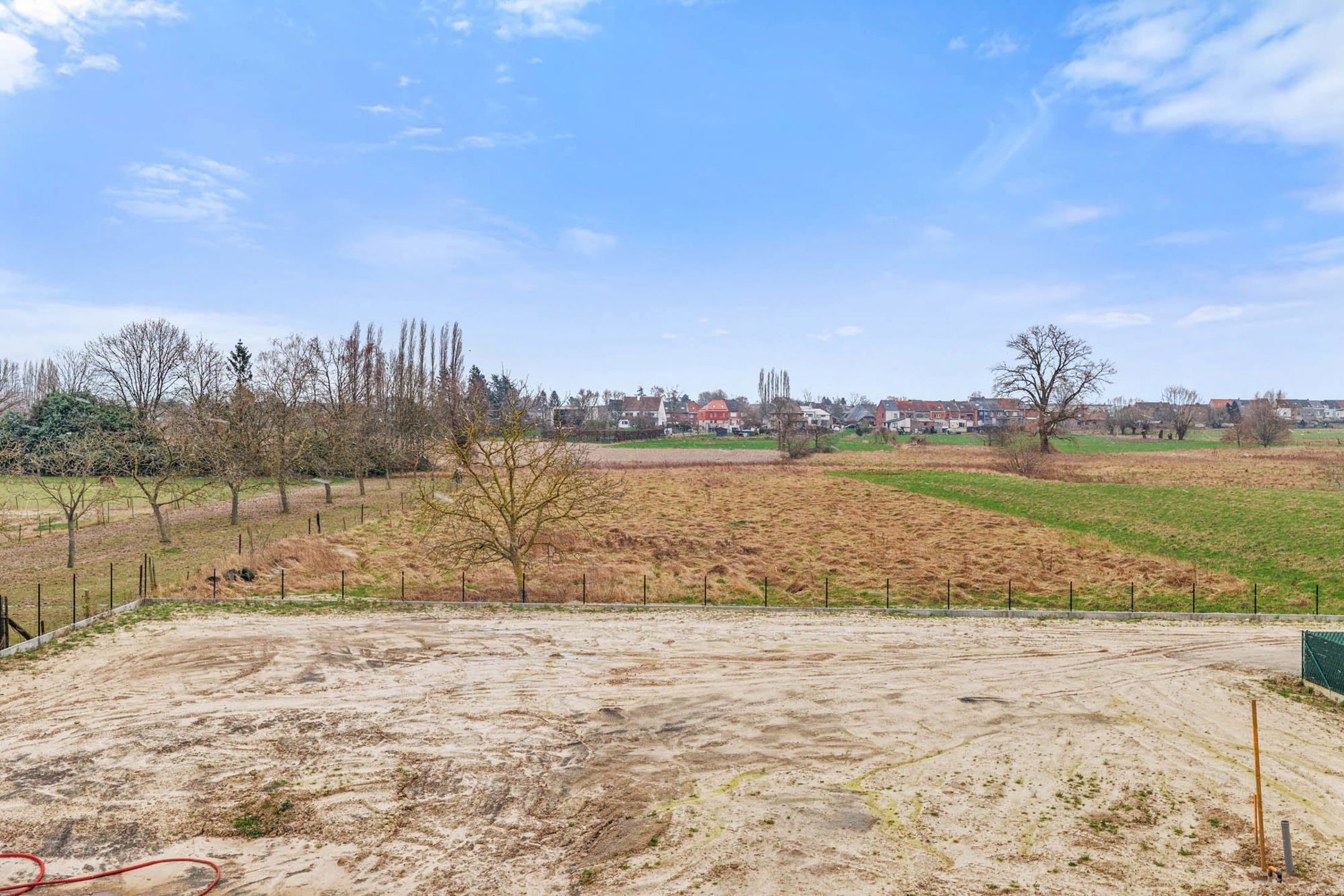 Gelijkvloers appartement met twee slaapkamers en tuin foto 14