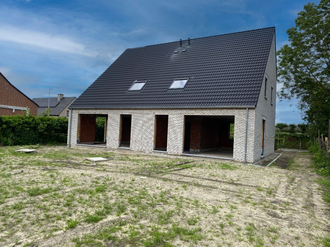 Hectaar bouwt 2 halfopen nieuwbouwwoningen in Zele foto 3