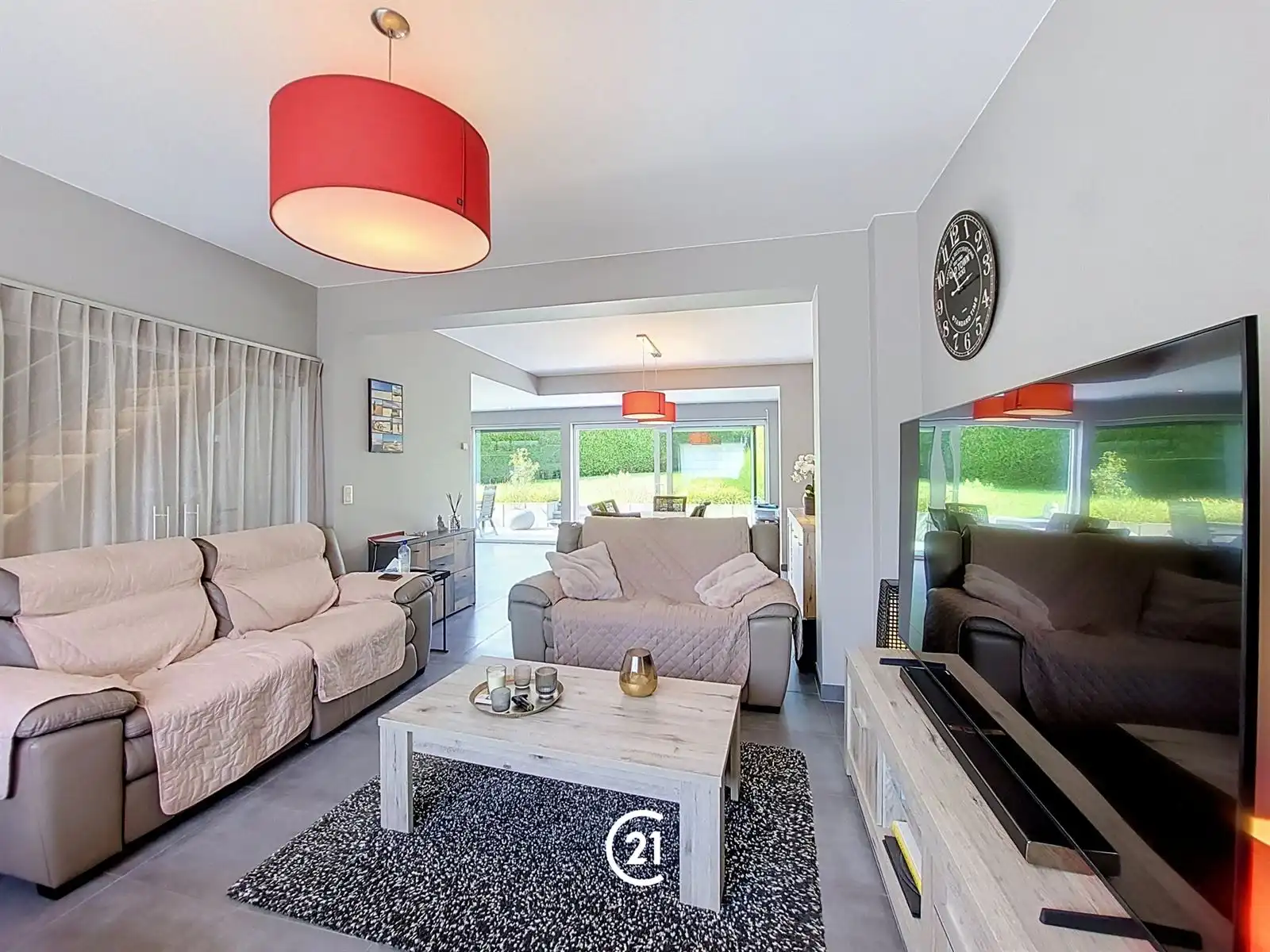 Prachtige, bijna nieuwbouw woning op een topligging! foto 3