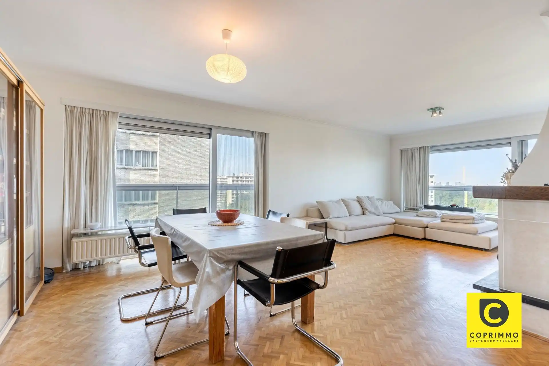 Lichtrijk hoek-app met 3 slpks en riante terrassen "with a view"! foto 3