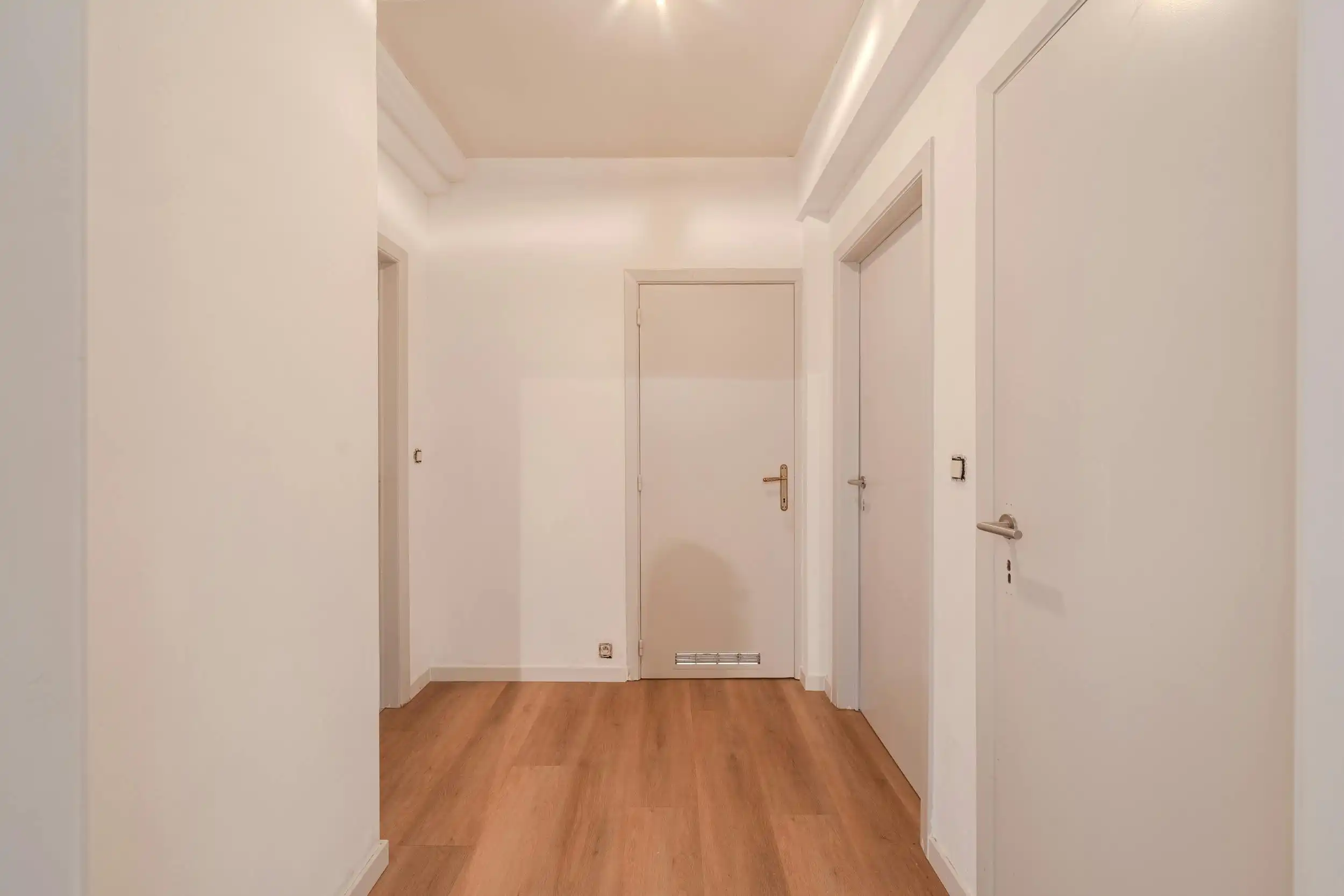 Ruim instapklaar appartement met 2 slaapkamers te Oostende foto 15