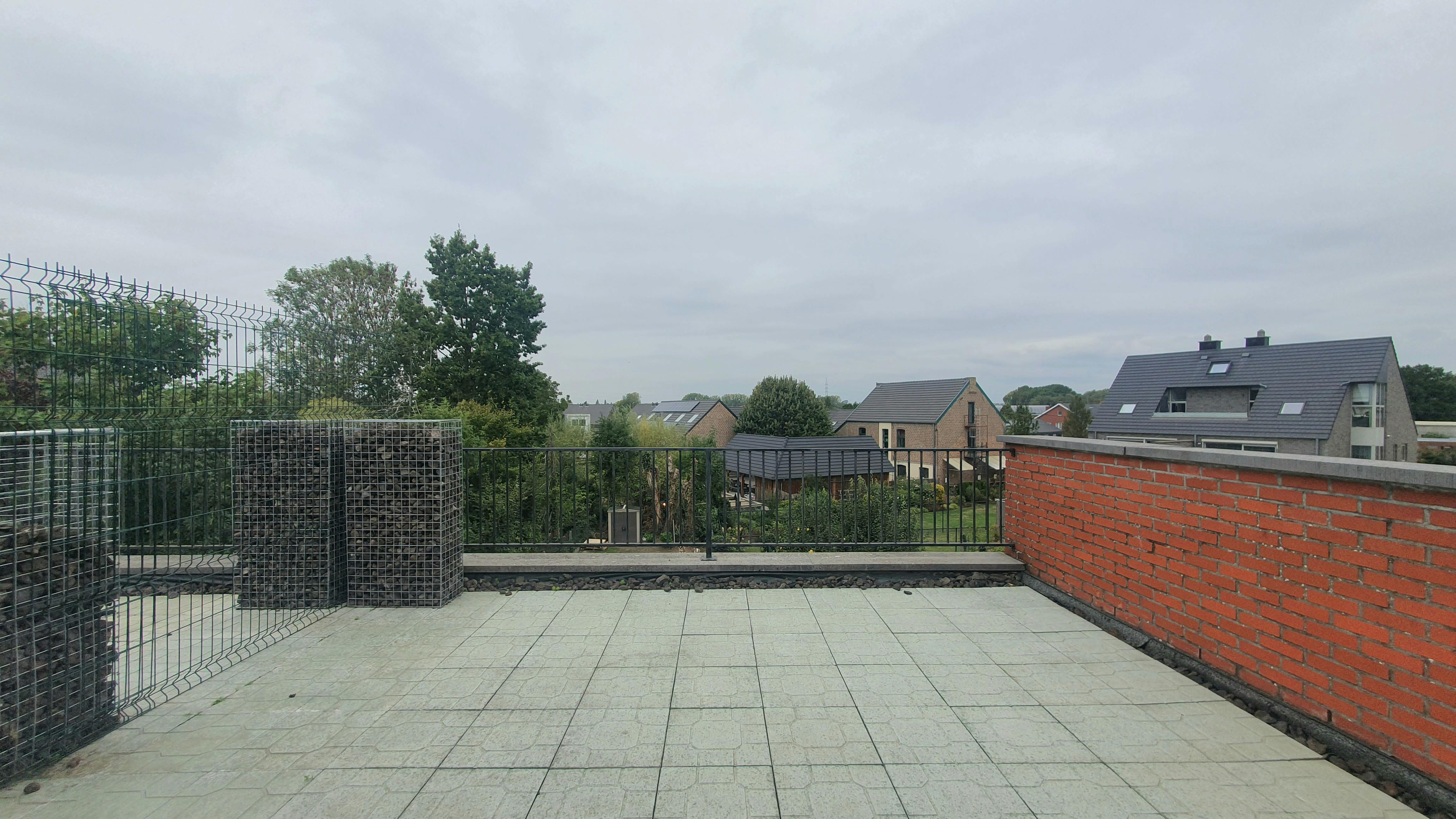 TE HUUR: Duplex appartement in Alken foto 13