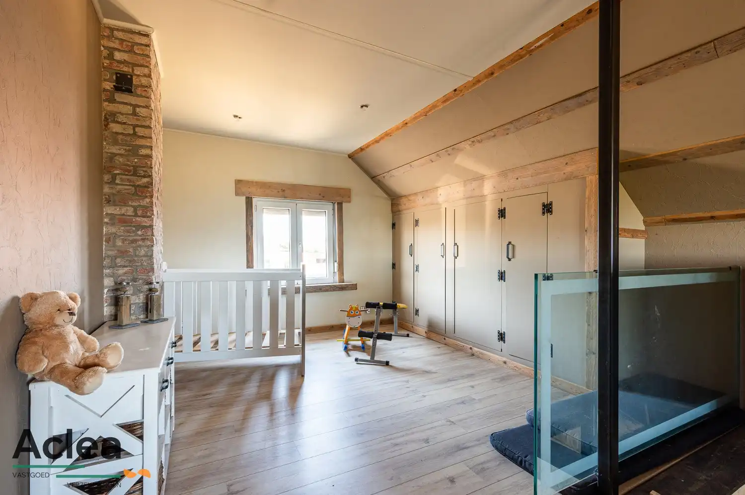 Volledig te renoveren woning met uitbreidingsmogelijkheden en open zichten foto 7