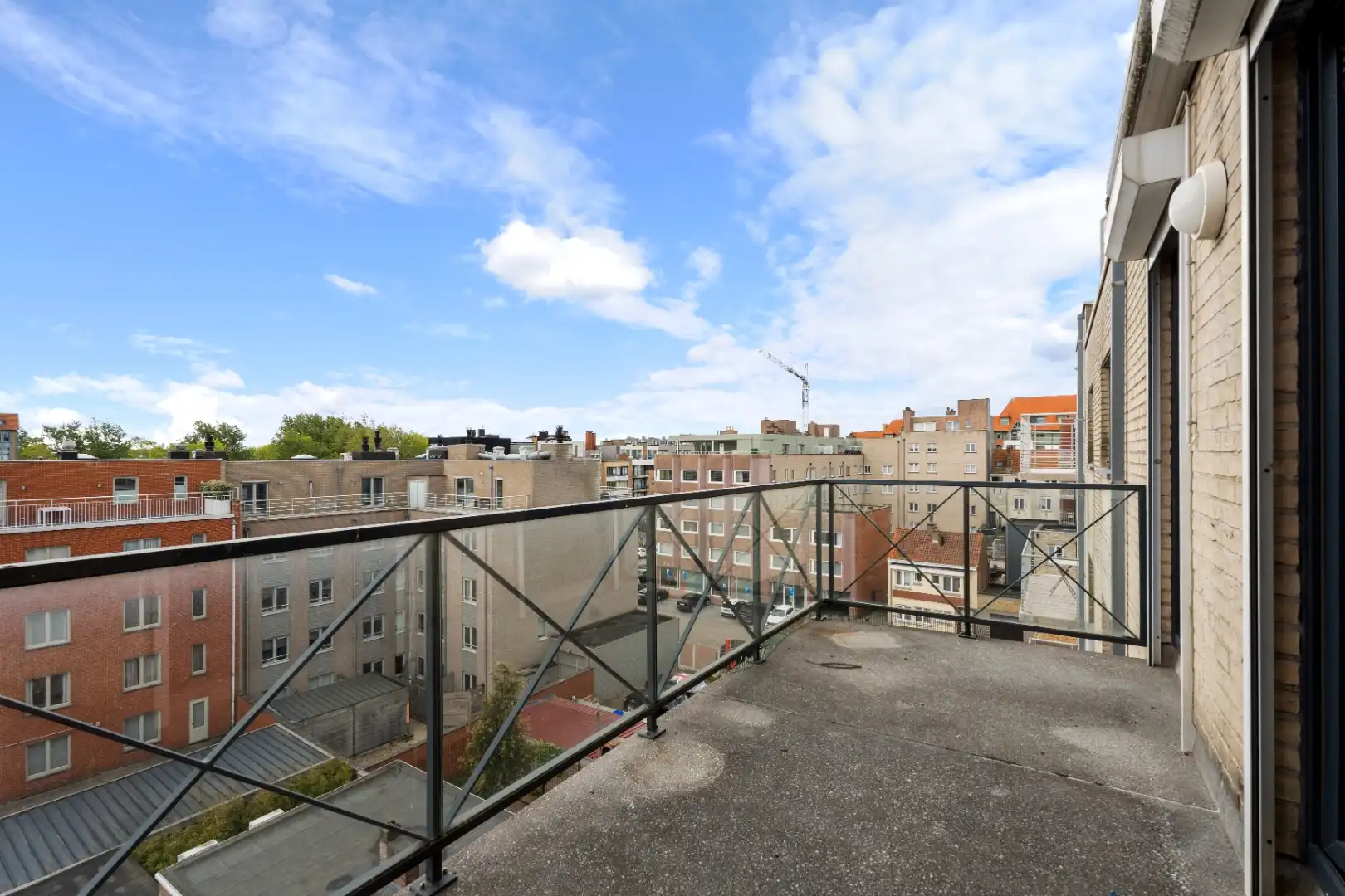 Ruim 2-slaapkamerappartement op centrale ligging te Oostduinkerke-Bad. foto {{pictureIndex}}