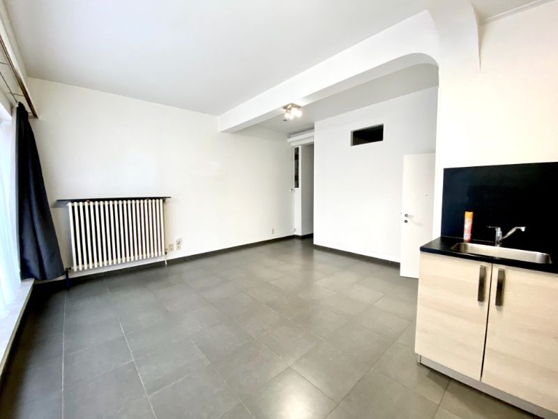 Ruime studio in centrum Ieper foto {{pictureIndex}}