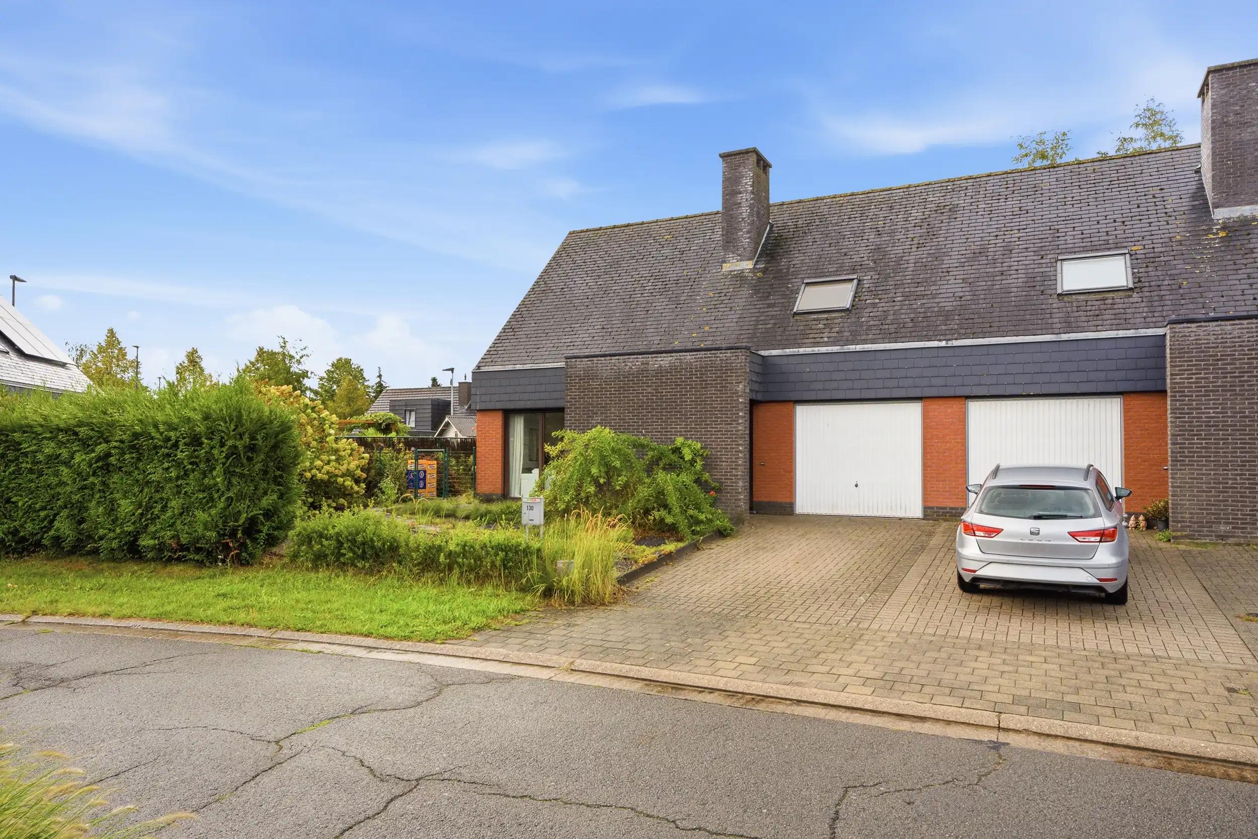 Op te frissen gezinswoning in gegeerde, residentiële, wijk foto 2