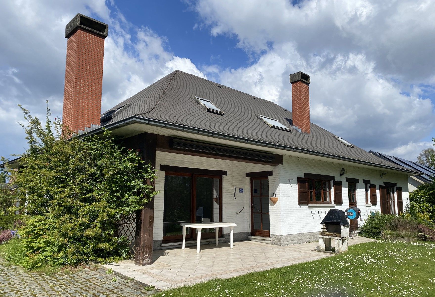 Ruime villa met mooie tuin, met uitzicht op natuurgebied. foto 2