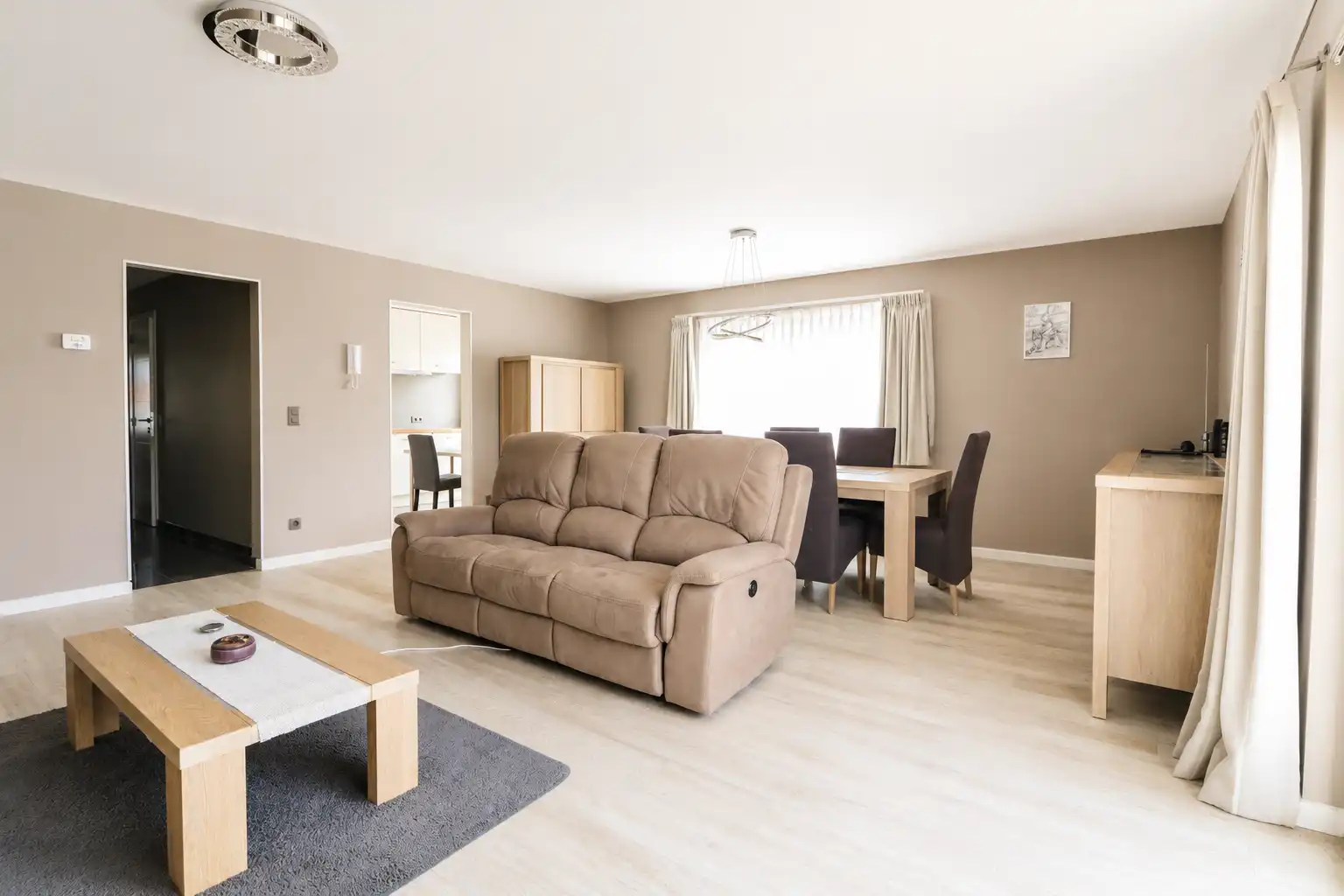 Ruim en lichtrijk hoekappartement met 2 slaapkamers, terras én garage foto 13