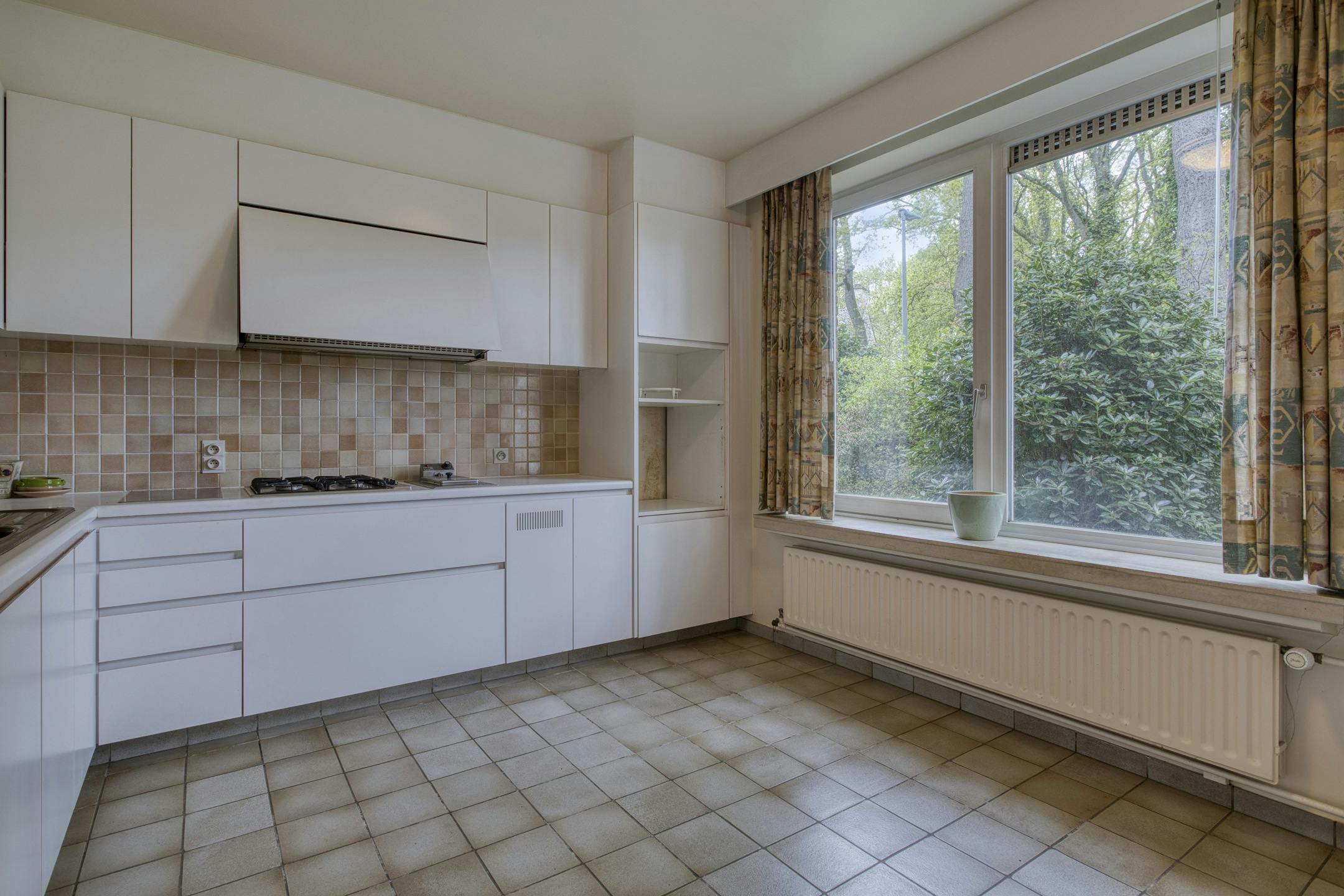 Vrijstaand huis met praktijkmogelijkheid te Sint-Kruis foto 11