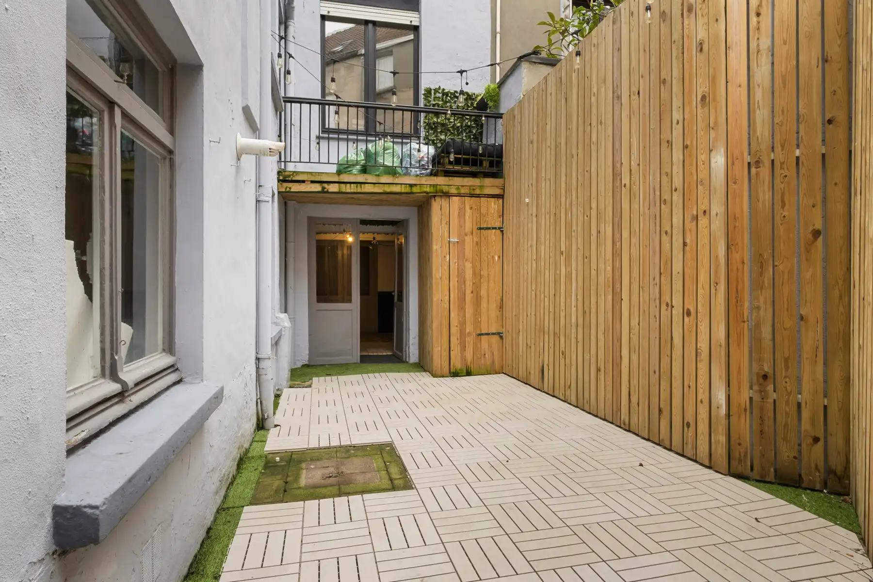 Ruim gerenoveerd herenhuis in Oostende. foto 6