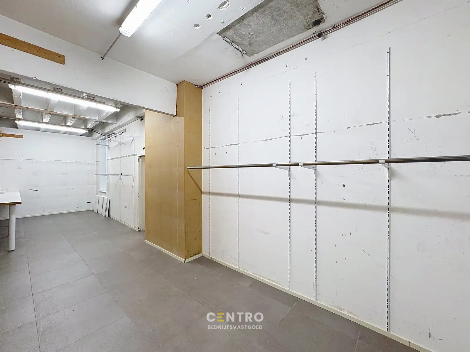 Handelsgelijkvloers op TOPligging (Grote Markt/Ooststraat) te Roeselare! foto 16